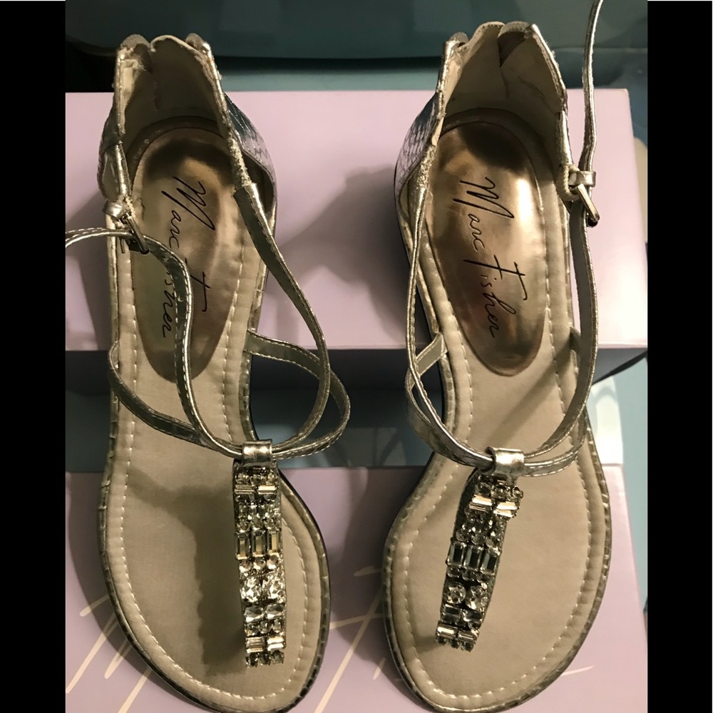 15% Off Any Item in Entire Closet 25% Off $150